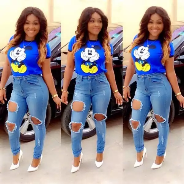 Actress Mercy Aigbe Looking Fresh And Fine In Ripped Jeans
