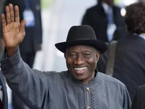Jonathan Reconciles With Obasanjo And Amaechi At Council Of State Meeting