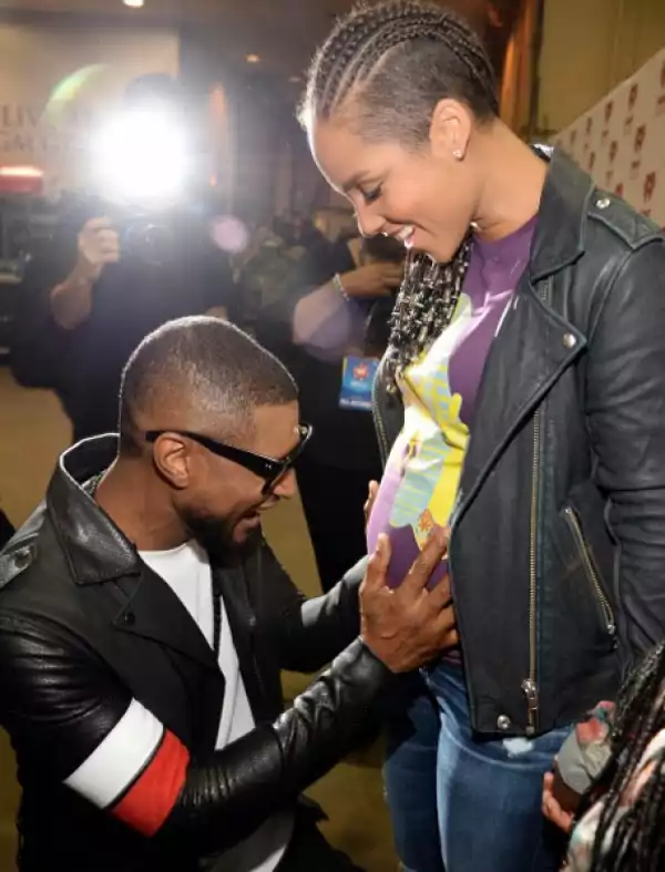 Lovely pics: Usher admires Alicia Keys baby bump at music show