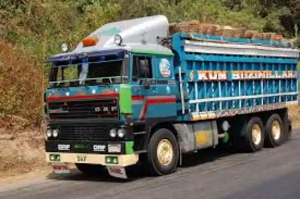 Tragic!! Eleven Dies As Truck Rams Into Ondo Market