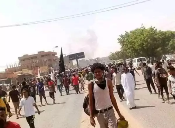 Sudan: Students lament neglect, 7,000 stranded at Egyptian border