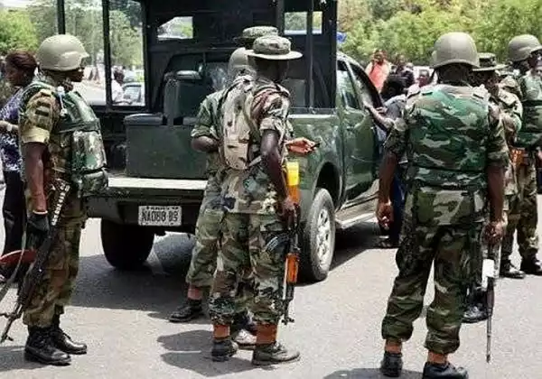JUST IN!!! Soldiers Stop 73 Nasarawa Youths Going To Imo