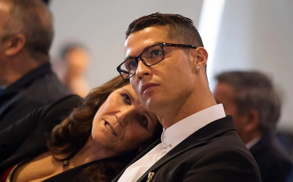 Cristiano Ronaldo’s mother, Dolores sends message to Al Nassr as son ...