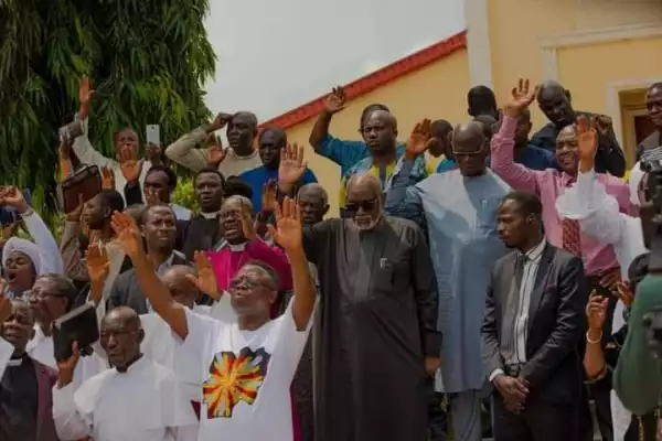 Akeredolu Attends Church Service At St. Francis Catholic Church, Owo (Photos)