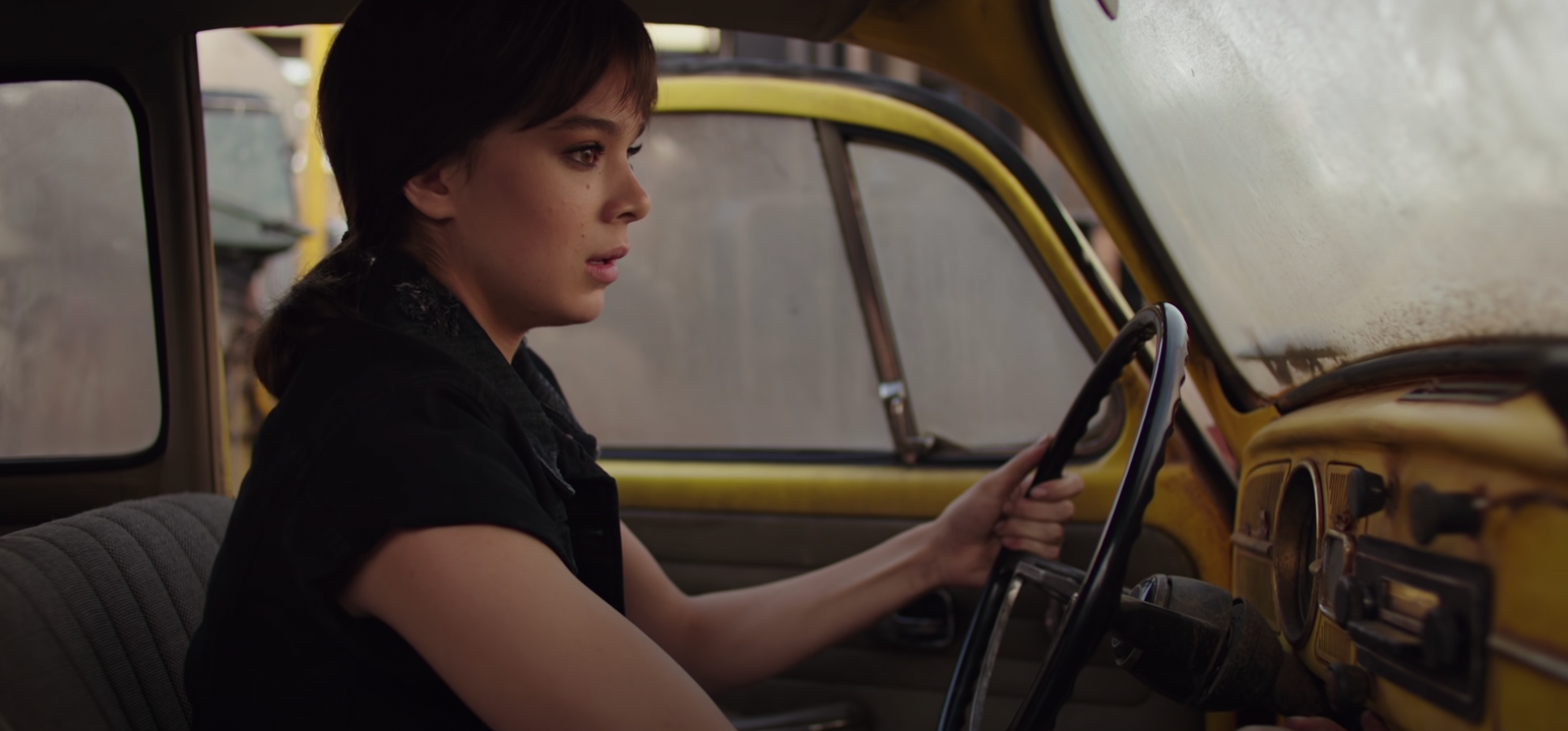Hailee Steinfeld Provides Thoughts on Transformers Bumblebee Sequel