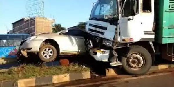 Sleeping Driver Rams Into Truck, Kills 5, Injures 12 on Lagos-Ibadan Expressway