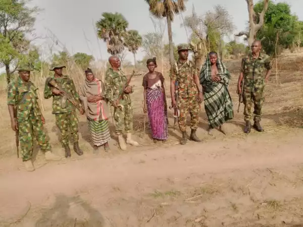 Gallant Nigerian Soldiers Rescue 16 Abducted Children, Woman In Sokoto