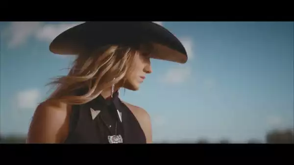 Lainey Wilson - Out of Oklahoma (Video)