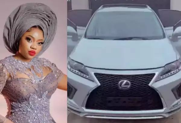 Alaafin Of Oyo’s Ex-wife, Queen Aanu Buys Lexus Ride As Birthday Gift (Video)