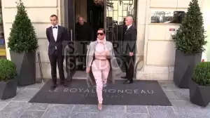 Video: Kim Kardashian Forgets Baby North West in the Hotel